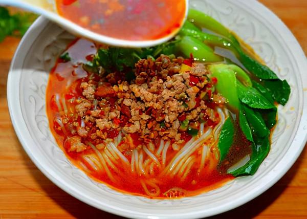 4種國人都喜歡的小吃，口味截然相反，肉粽子肉湯圓讓北方人抓狂