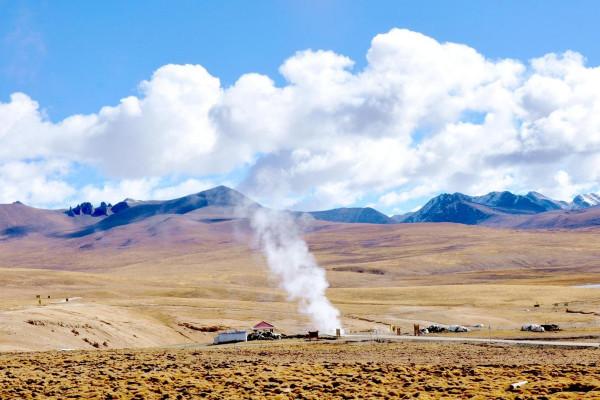 藏西秘境雪域之巔上的“魔眼”達格架間隙噴泉