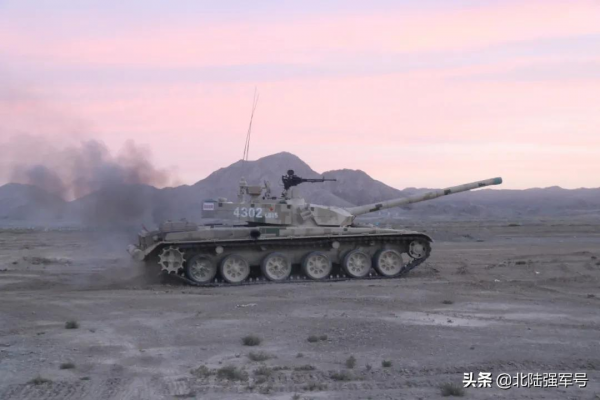 ​深入“虎穴”察敵情，看這名偵察兵是怎樣做到的……