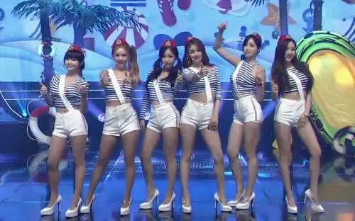 王思聰花費160萬,請她過生日,比肩少女時代 王思聰花費160萬,請她過生日,比肩少女時代