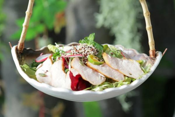 浣熊C位出道,牛排紅酒地道,這家餐廳有點味道~ 浣熊C位出道,牛排紅酒地道,這家餐廳有點味道~