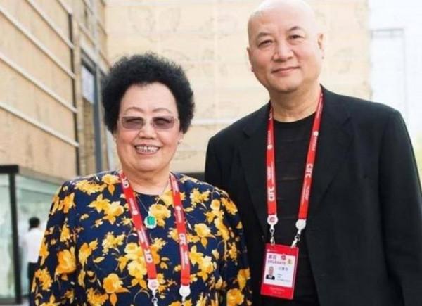 嫁給&quot;唐僧&quot;的陳麗華，靠紫檀賺500億身家，北京一環擁有半條街