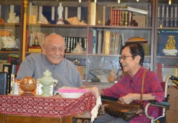 15年前，預言如今的中國必然崛起，國學大師葉曼，到底是何來頭？