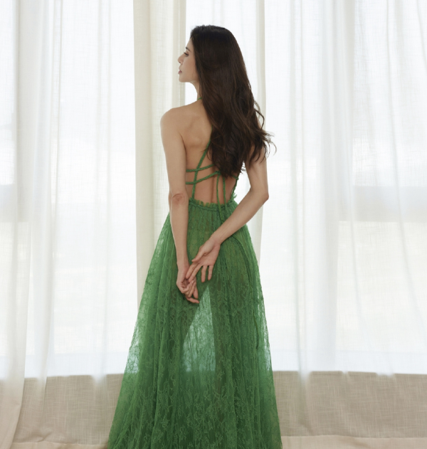 6位中年女星背影殺：年近半百仍似少女，胖一絲累贅、瘦一點沒味