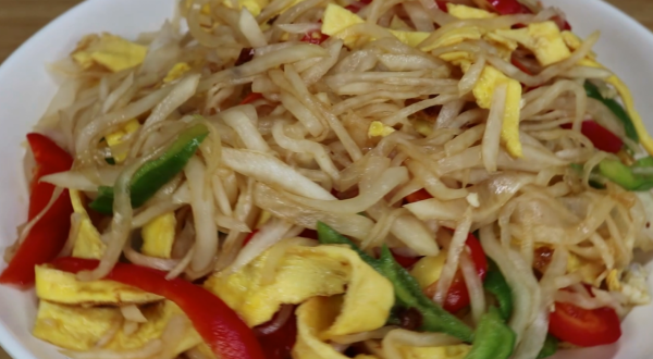 冬天多吃蘿蔔,加2個雞蛋,教你從沒吃過的做法,比大魚大肉解饞 冬天多吃蘿蔔,加2個雞蛋,教你從沒吃過的做法,比大魚大肉解饞