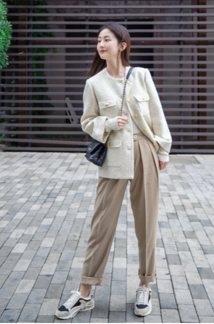 今年秋天流行簡約風穿搭,學會這幾個搭配小技巧,輕鬆擺脫路人感 今年秋天流行簡約風穿搭,學會這幾個搭配小技巧,輕鬆擺脫路人感