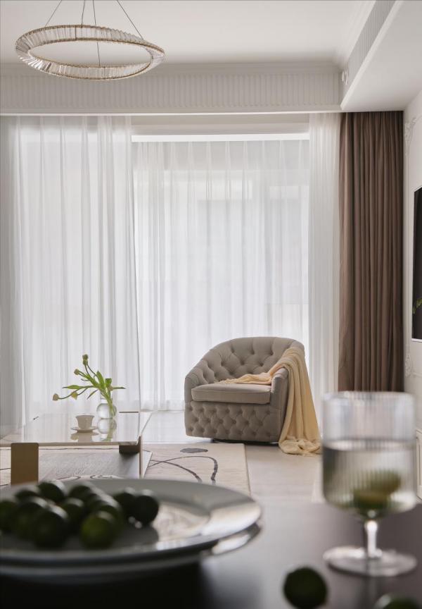 130㎡混搭風三居室，高顏值石膏線強勢入鏡，“看”為觀止