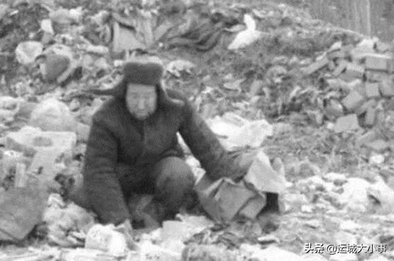 內蒙古一拾荒老人，撿到1袋子鐵棍，賣了12000元，卻錯失了3個億