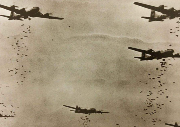 1945年李梅火攻,美國最瘋狂的軍事行動,徹底摧毀了日本工業 1945年李梅火攻,美國最瘋狂的軍事行動,徹底摧毀了日本工業