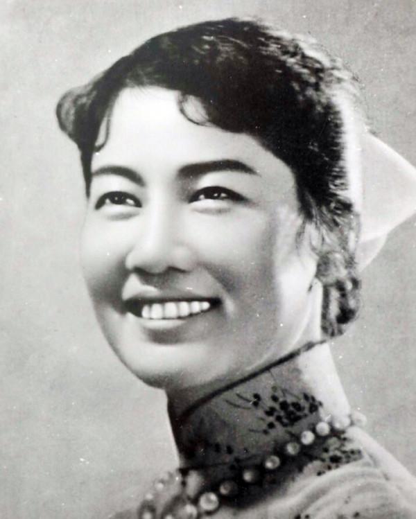 張瑞芳畫傳 39張老照片 從幼年到94歲 不同階段風采 見證美麗人生 張瑞芳畫傳 39張老照片 從幼年到94歲 不同階段風采 見證美麗人生