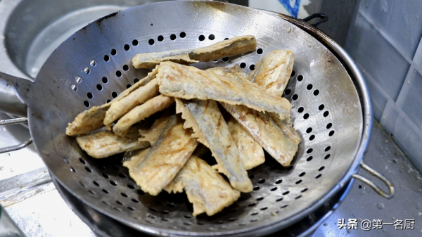 快過年了，教你5種炸年貨做法，學會多備一些，炒菜燉湯都不錯