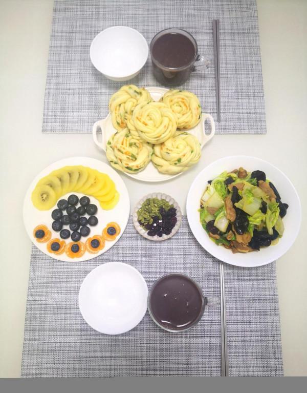 別再吃純白麵饅頭了，加點玉米麵和這兩樣，暄軟香濃又營養，真香