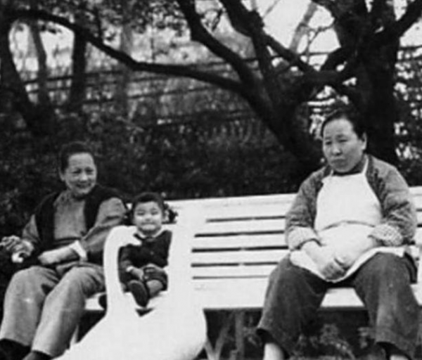 宋慶齡保姆被一男子求婚,帶回家後,宋慶齡神色嚴肅:此人是特務 宋慶齡保姆被一男子求婚,帶回家後,宋慶齡神色嚴肅:此人是特務