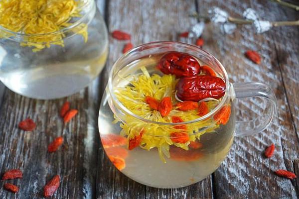 適合秋天喝的四款茶 幫你緩解喉嚨痛面板乾等秋燥症狀 適合秋天喝的四款茶 幫你緩解喉嚨痛面板乾等秋燥症狀