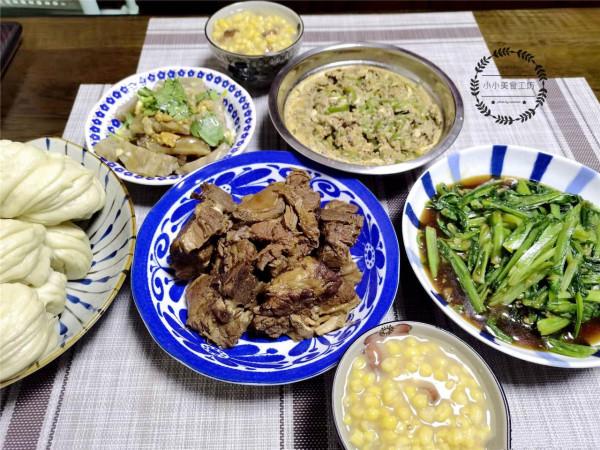 東北老兩口的家常晚餐，發朋友圈被贊無數，網友：想去你家蹭飯