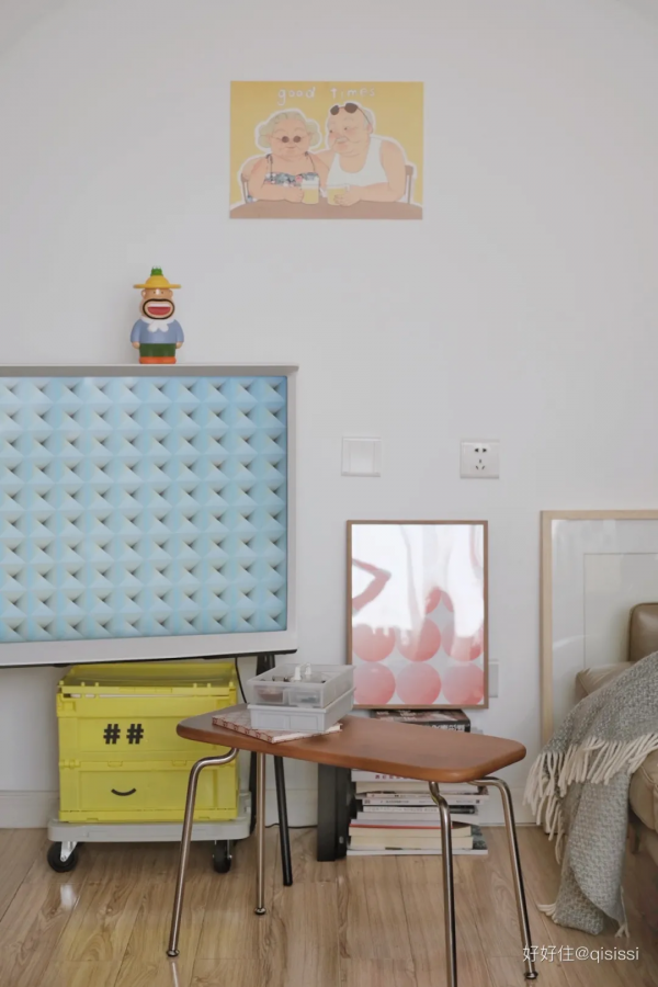 小戶型打造多功能客廳：辦公休閒用餐，1㎡都不浪費