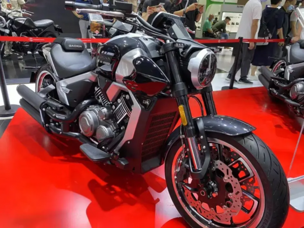 大排量的春天來了？高金亮相公升級復古以及巡航車，令人期待