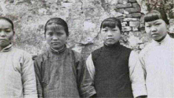 盤點建國後“稱帝”的奇葩：有盲人、女人、還有是“玉皇大帝”的