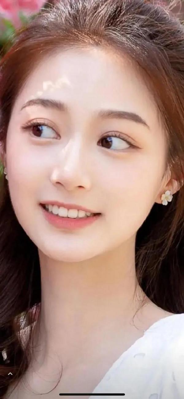 馮琳，主持界的新星