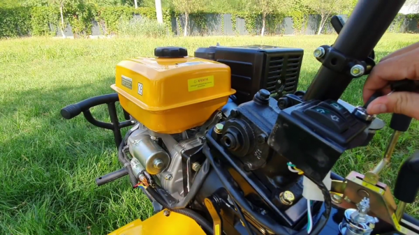 農民朋友不可或缺的好幫手——超實用的多功能迷你拖拉機 農民朋友不可或缺的好幫手——超實用的多功能迷你拖拉機