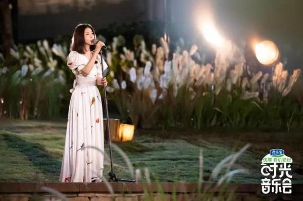 《時光音樂會》：致敬永遠25歲的譚詠麟，此“校長”非彼“校長”