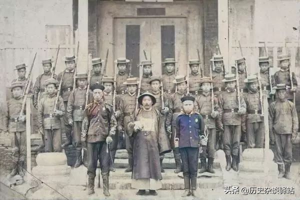 被定格的“醜陋”？清軍帽冠演變史，斗笠涼帽和暖帽可以“共存”