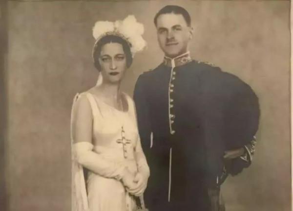 愛德華八世42歲為愛退位,死前卻要求見女王,無兒無女只能靠侄女 愛德華八世42歲為愛退位,死前卻要求見女王,無兒無女只能靠侄女