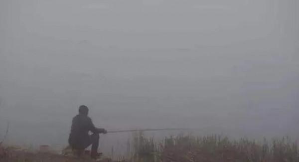 冬釣大鯽魚，其實並非晴天，這兩種天氣才最適合釣魚