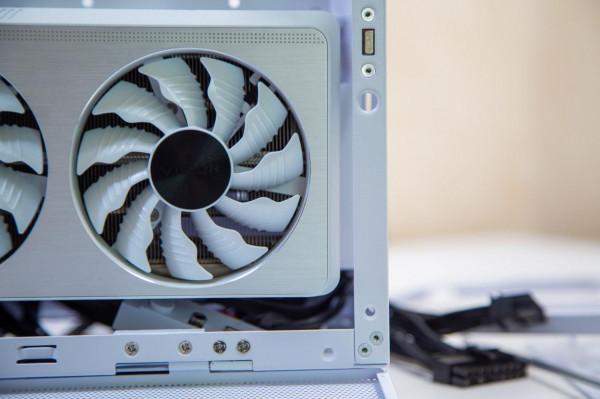 搭建一臺純白主題風格ITX:雙11實用ITX主機搭建分享 搭建一臺純白主題風格ITX:雙11實用ITX主機搭建分享