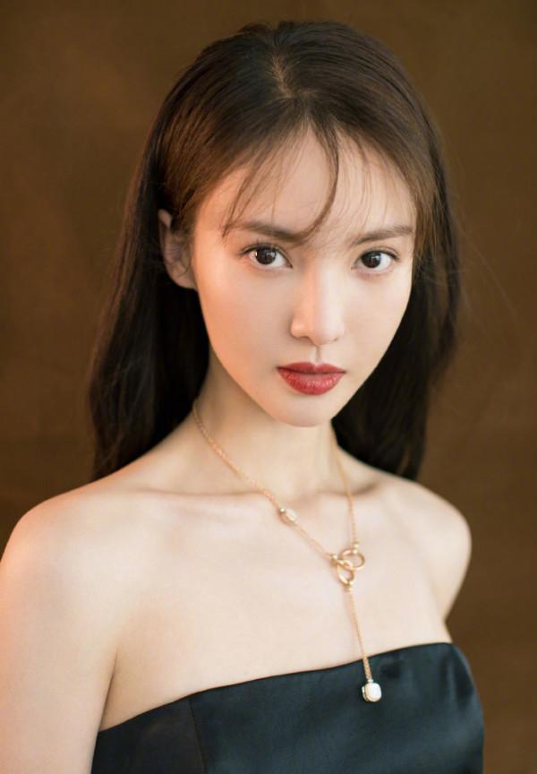 來自回族的7位女星，都是顏值天花板，哪個令你意外？