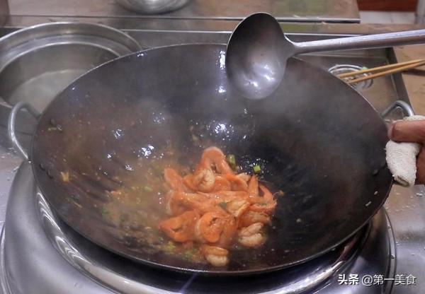 廚師長教你做油燜大蝦，在家做出飯店的味道，簡單易學，鮮香入味