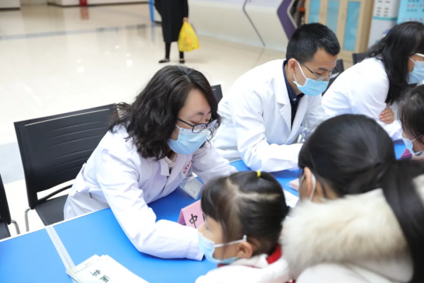 北京大學濱海醫院中醫科開展“冬季養藏”義診活動 北京大學濱海醫院中醫科開展“冬季養藏”義診活動