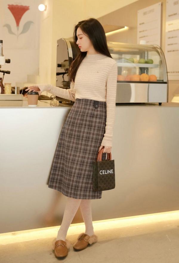 真正見過世面的中年女人，冬天穿裙有“3穿3不穿”，一看就很高階