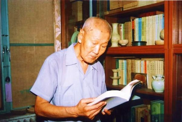 98歲在3年“謊言”中離世：愛妻承諾比他晚離去，不料只能食言