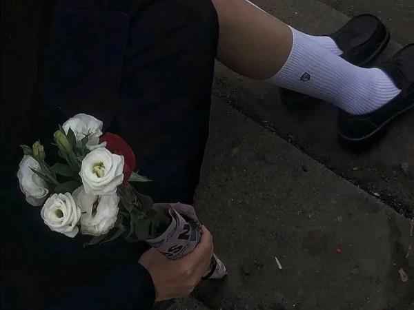 那 些 清 醒 又 現 實 的 文 案