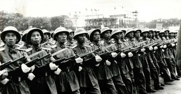 解放軍參戰女兵回憶：越南人曾將我們背過河，還笑著揮手告別