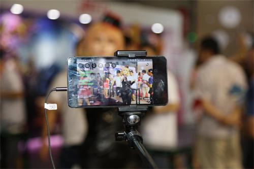 李佳琦和薇婭一天賣到了106億和82億！網友：還以為是手機號