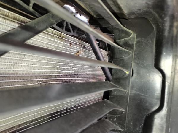 高手請進來研究,寶馬740,庫存6年的新車,表顯近8千公里? 高手請進來研究,寶馬740,庫存6年的新車,表顯近8千公里?