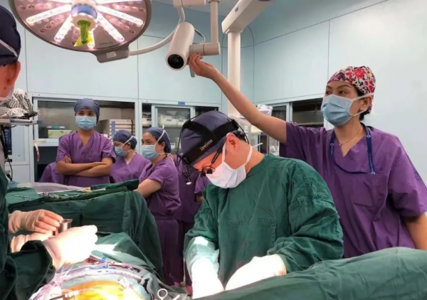 30歲二胎媽媽臨產前查出心臟腫瘤,手術檯上一邊生娃一邊開“心” 30歲二胎媽媽臨產前查出心臟腫瘤,手術檯上一邊生娃一邊開“心”