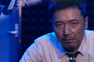 太瘦土氣大方臉，年輕時很一般，老了卻變帥的8位男星，不服不行