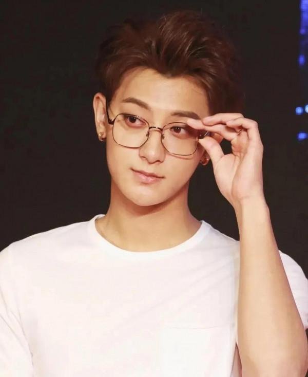 頂級男神黃子韜，帥成漫畫裡的人物