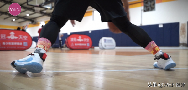 二百以內沒有能打的鞋!效能居然還有勝出AG1的點?AG凌空實戰 二百以內沒有能打的鞋!效能居然還有勝出AG1的點?AG凌空實戰