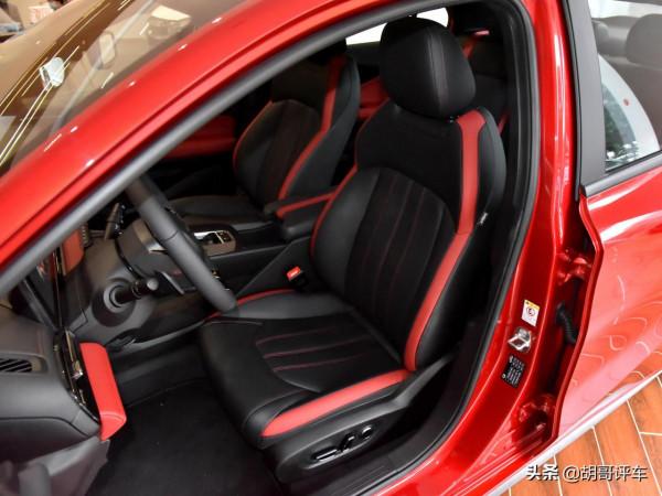 油耗5.7L/100km，能靜能動，運動黃點綴，實拍影豹