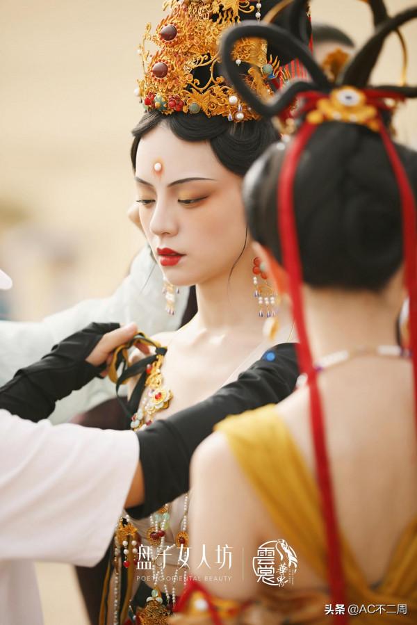 敦煌沙漠國風秀真的絕絕子，超還原壁畫《都督夫人禮佛圖》