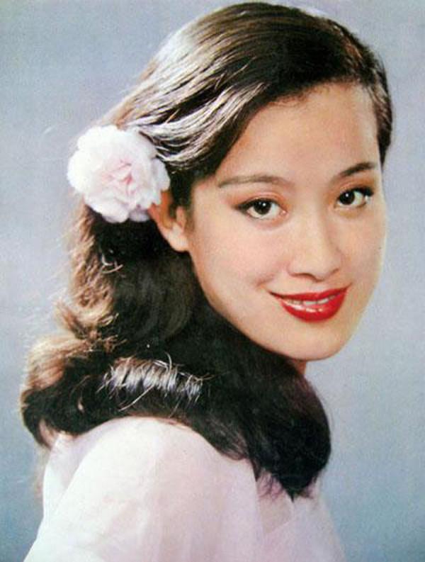 著名歌唱家索寶莉：身世悽苦，客死異國讓人心碎