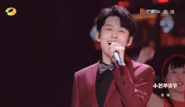 芒果年貨節：twins胖成姨，鞠婧禕半永久妝發，蔡徐坤霸氣開演