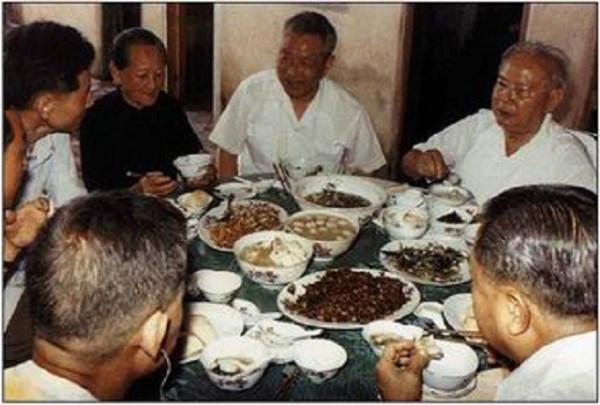 葉劍英耄耋之年回故鄉，憶過往、看母校，婉拒修葺母親簡陋墳墓