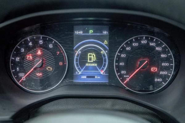 頂配才9.38萬，和榮放差不多大，1.5T動力+前後獨懸，比亞迪宋