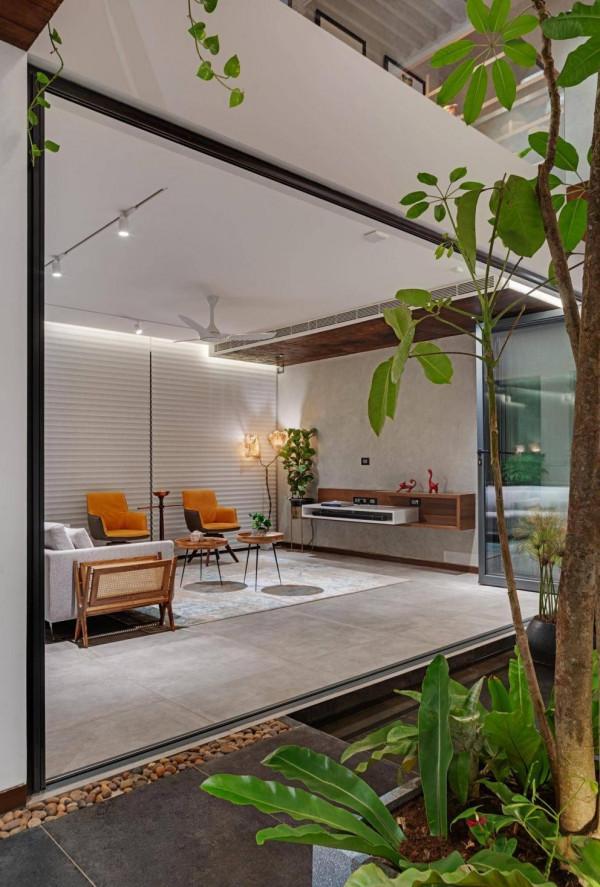 跟父母同住“回”字戶型,雙客廳雙樓梯中間天井汀步,舒適和睦 跟父母同住“回”字戶型,雙客廳雙樓梯中間天井汀步,舒適和睦