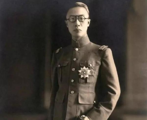 袁世凱逼溥儀退位時皇室態度如何？清朝的最後一天是怎樣的情形？